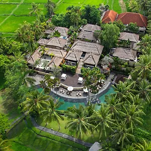 Resort The Village & *****
