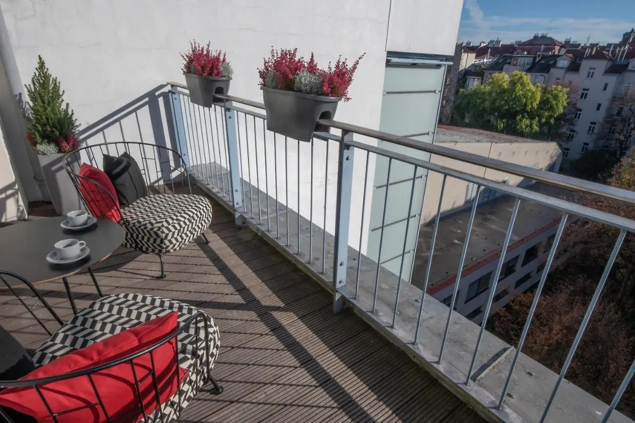 Art Hotel Prague 4*,
