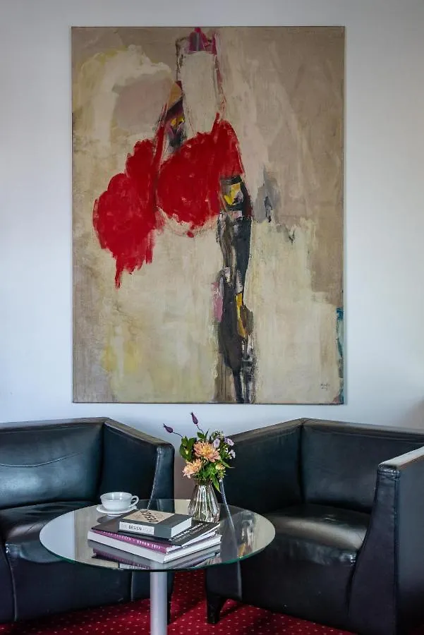 Art Hotel Prague 4*,