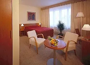 Art Hotel Prague 4*,
